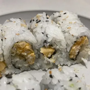 Spicy Crunch Scallop Roll