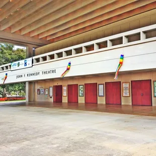 Located on East West Road, parking on Sundays is free in green parking stalls