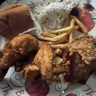 Fried chicken, Cole slaw and fries. Not bad at all!