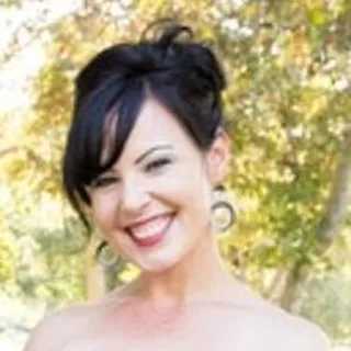 Shannon R.