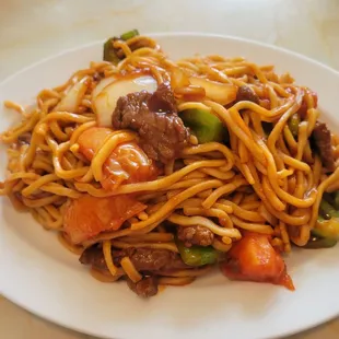 Tomato Beef Chow Mein