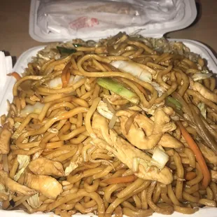 L2. Chicken Lo Mein