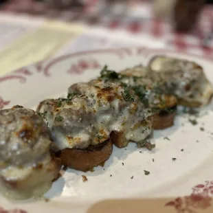 Philadelphia cheesesteak crostini