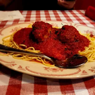 Spaghetti and meatballs