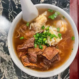 Wonton Noodle with Vegetable