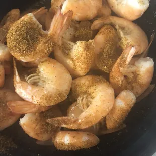 Steamed and spicy shrimp