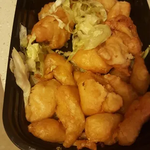 I can&apos;t believe this. I ordered lemon chicken, what I got was a bowl of lettuce and soggy piceces of chicken. It also had sliced lemon.