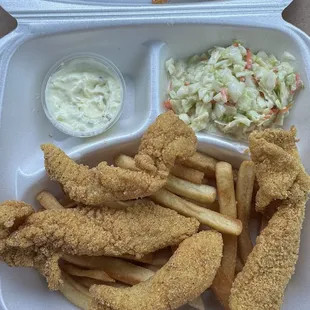 5 piece fish dinner with only 4 good size fish