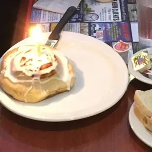 My free birthday cinnamon roll :P
