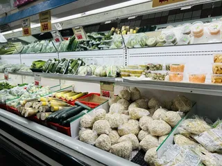 Kim Long Market