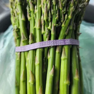 Local, seasonal asparagus (6/18/23)