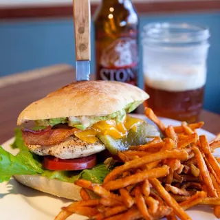 SPICY CHICKEN BURGER