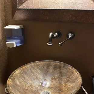 Luxurious bathroom sink