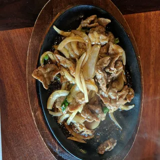 Stir Fried Beef with Onion