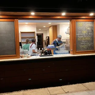 Drink bar