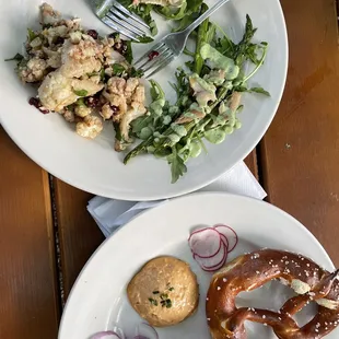 Asparagus salad, cauliflower salad and tuna