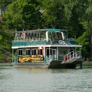 Cruising Downtown Frankfort Kentucky on the Kentucky River!