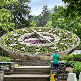 Floral clock on state grounds