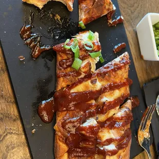 Bbq flat bread pizza