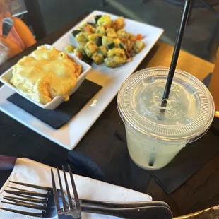 Kids cheesy Mac with veggies