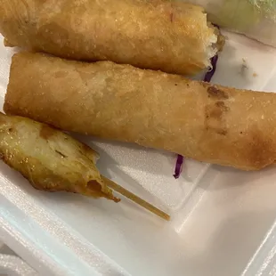 Egg rolls and salad rolls