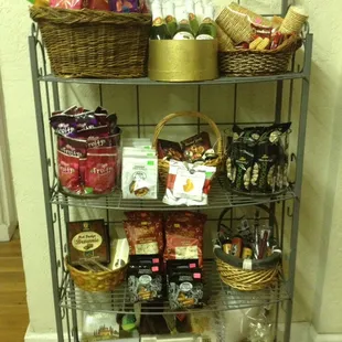 Gourmet food for yummy baskets