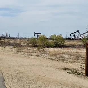 There&apos;s Oil in them darn hills next to the Bike Trail.