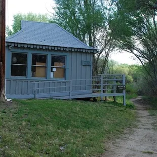 The trail starts to the right of the visitor's center