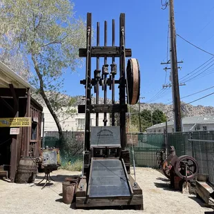 Large mining press to find gold