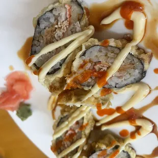 Volcano Roll (8 pieces)