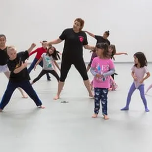 Contemporary Dance class
Photo by: Beth Rodgers Photography