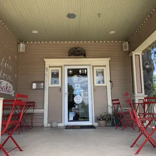 Entrance and outdoor seating.