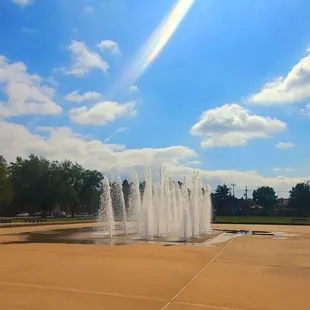 Concourse fountain