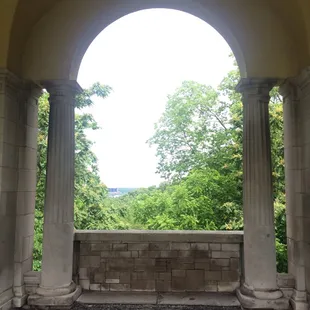 One of many arches that overlook a trailed ravine