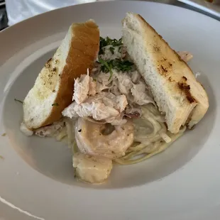 Seafood linguine