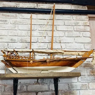 Restaurant wall ornament