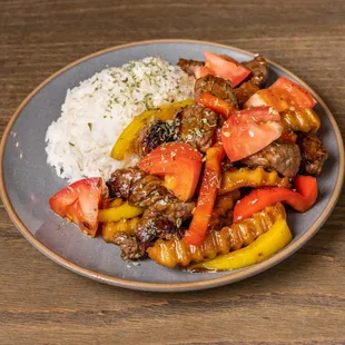 Lomo Saltado with Steam Rice