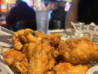 Dinos Sports Lounge