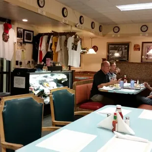 If your looking for a home cooked meal and down to earth place. Check this place out, great food and service.