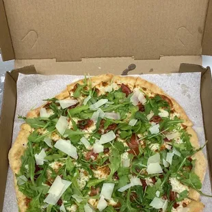 Prosciutto and Arugula Pizza so delicious!!!