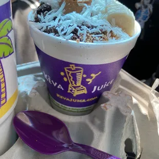 Experiment keva smoothie with bananas, chocolate, peanut butter, Oreos, and coconut