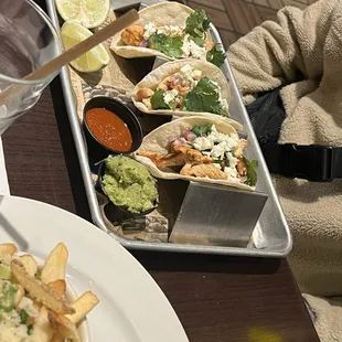 Pollo (chicken tacos)