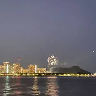 Hilton Fireworks ヾ(＠ー＠)ノ