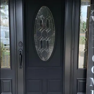 Photo of the screen door they offer.
