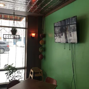 Live feed from the southern point in Key West and a snowstorm outside.