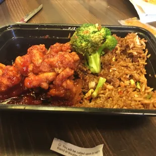 I have a sea food allergy and have not eaten any Chinese in forever! No problems!