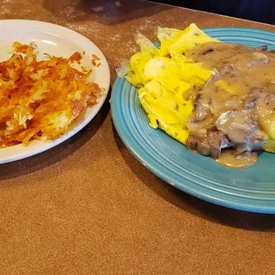 Loon omelette with a side of hashbrowns for $4.25