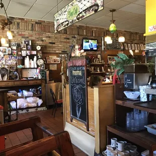 Super friendly host and servers here! Make sure to tip them well!