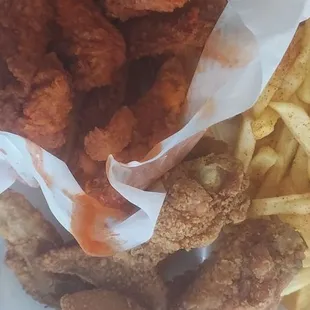 BBQ /regular flavored wings (10 piece with fries)