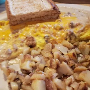 Keystone omelet, homefries, wheat toast